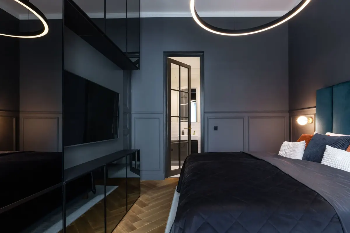 Valmis sisäremontti: uusi kalanruotoparketti ja seinät